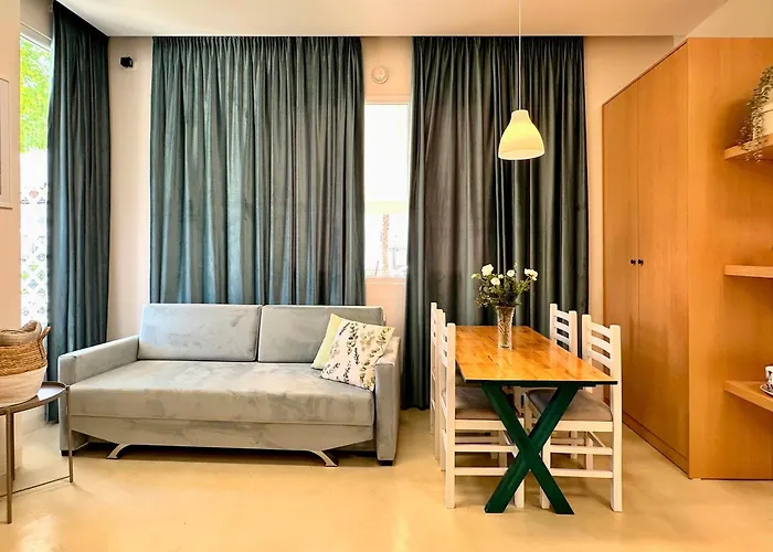 Smart Budget Edition - Cozy Golem (Tirana)